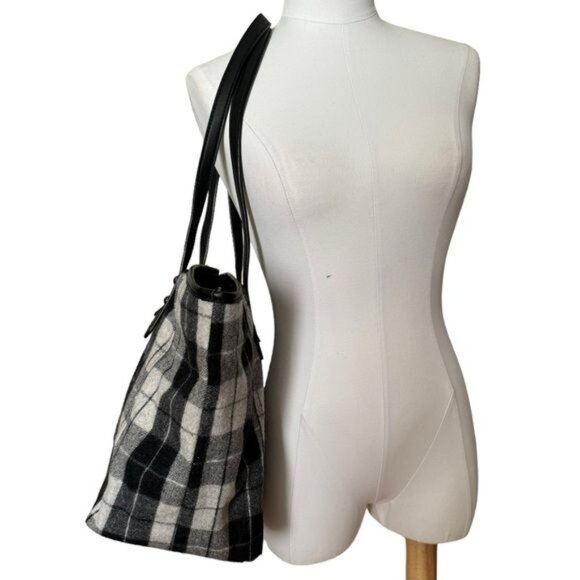 Danielle Nicole Hudson Tote Bag in Black and White Plaid EUC - Picture 7 of 15